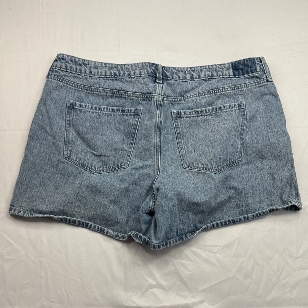Hollister Classic Blue Denim Shorts size 18 or 34 low rise 5” baggy Jean short